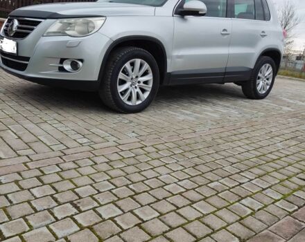 Серый Фольксваген Тигуан, объемом двигателя 2 л и пробегом 350 тыс. км за 9050 $, фото 6 на Automoto.ua