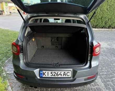 Сірий Фольксваген Тігуан, об'ємом двигуна 2 л та пробігом 265 тис. км за 9200 $, фото 7 на Automoto.ua