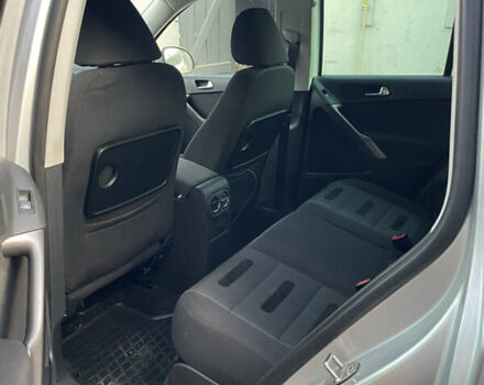 Серый Фольксваген Тигуан, объемом двигателя 2 л и пробегом 280 тыс. км за 10500 $, фото 6 на Automoto.ua