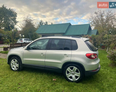 Серый Фольксваген Тигуан, объемом двигателя 2 л и пробегом 254 тыс. км за 10600 $, фото 19 на Automoto.ua