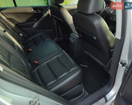 Серый Фольксваген Тигуан, объемом двигателя 1.97 л и пробегом 306 тыс. км за 10000 $, фото 24 на Automoto.ua