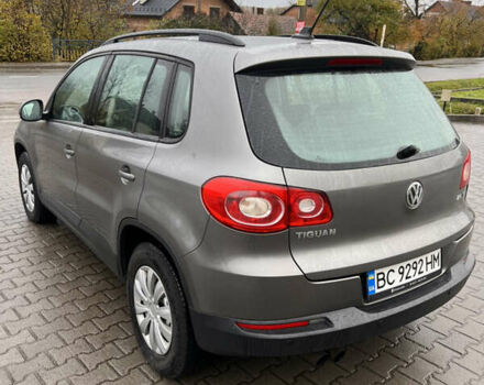 Серый Фольксваген Тигуан, объемом двигателя 1.97 л и пробегом 298 тыс. км за 9200 $, фото 6 на Automoto.ua