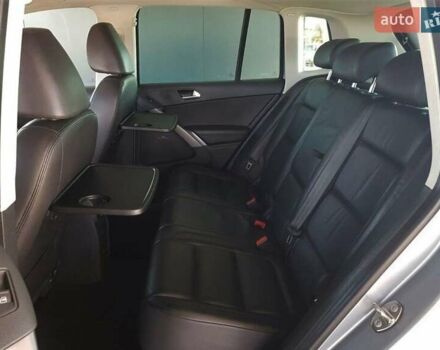 Серый Фольксваген Тигуан, объемом двигателя 2 л и пробегом 238 тыс. км за 12600 $, фото 12 на Automoto.ua