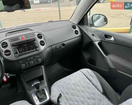 Сірий Фольксваген Тігуан, об'ємом двигуна 1.98 л та пробігом 145 тис. км за 9790 $, фото 31 на Automoto.ua