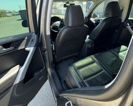 Серый Фольксваген Тигуан, объемом двигателя 2 л и пробегом 222 тыс. км за 9800 $, фото 6 на Automoto.ua