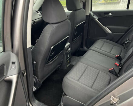 Серый Фольксваген Тигуан, объемом двигателя 1.97 л и пробегом 298 тыс. км за 9200 $, фото 7 на Automoto.ua