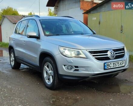 Серый Фольксваген Тигуан, объемом двигателя 1.97 л и пробегом 306 тыс. км за 10000 $, фото 5 на Automoto.ua