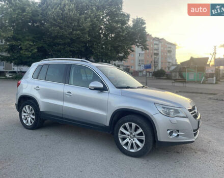 Сірий Фольксваген Тігуан, об'ємом двигуна 2 л та пробігом 280 тис. км за 10699 $, фото 2 на Automoto.ua