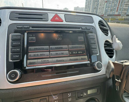 Серый Фольксваген Тигуан, объемом двигателя 1.97 л и пробегом 258 тыс. км за 12600 $, фото 11 на Automoto.ua