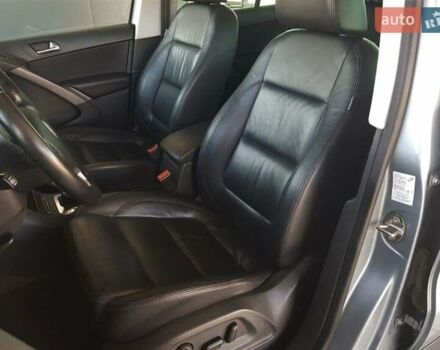 Серый Фольксваген Тигуан, объемом двигателя 2 л и пробегом 238 тыс. км за 12600 $, фото 5 на Automoto.ua