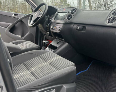 Серый Фольксваген Тигуан, объемом двигателя 2 л и пробегом 361 тыс. км за 9900 $, фото 8 на Automoto.ua