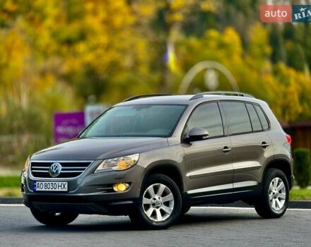 Сірий Фольксваген Тігуан, об'ємом двигуна 2 л та пробігом 226 тис. км за 12200 $, фото 3 на Automoto.ua