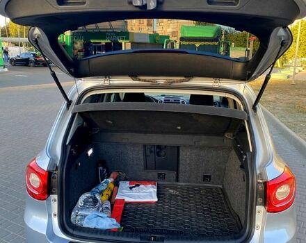 Серый Фольксваген Тигуан, объемом двигателя 2 л и пробегом 185 тыс. км за 9200 $, фото 8 на Automoto.ua