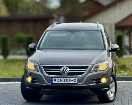 Сірий Фольксваген Тігуан, об'ємом двигуна 2 л та пробігом 226 тис. км за 12200 $, фото 2 на Automoto.ua