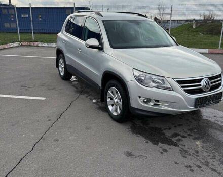 Серый Фольксваген Тигуан, объемом двигателя 2 л и пробегом 194 тыс. км за 10500 $, фото 11 на Automoto.ua