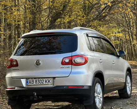 Сірий Фольксваген Тігуан, об'ємом двигуна 2 л та пробігом 315 тис. км за 8900 $, фото 2 на Automoto.ua