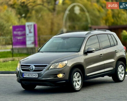 Сірий Фольксваген Тігуан, об'ємом двигуна 2 л та пробігом 226 тис. км за 12200 $, фото 5 на Automoto.ua