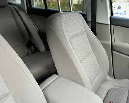 Сірий Фольксваген Тігуан, об'ємом двигуна 2 л та пробігом 226 тис. км за 12200 $, фото 43 на Automoto.ua