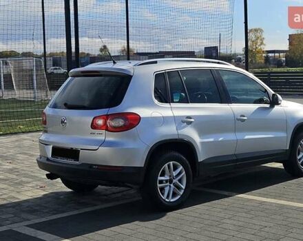 Серый Фольксваген Тигуан, объемом двигателя 2 л и пробегом 330 тыс. км за 9999 $, фото 10 на Automoto.ua