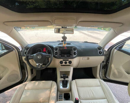 Серый Фольксваген Тигуан, объемом двигателя 2 л и пробегом 155 тыс. км за 10500 $, фото 20 на Automoto.ua