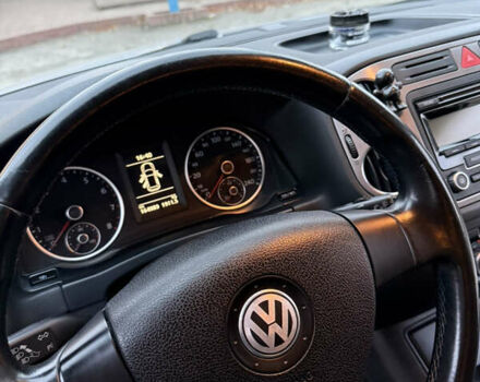 Серый Фольксваген Тигуан, объемом двигателя 1.4 л и пробегом 165 тыс. км за 9700 $, фото 33 на Automoto.ua