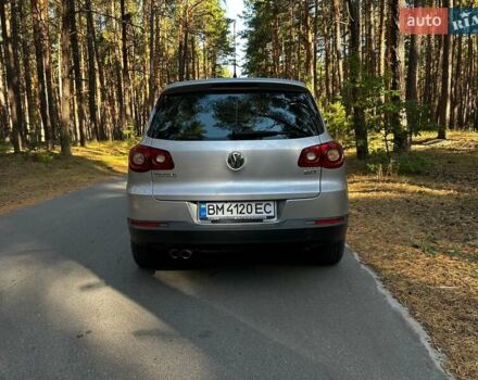 Серый Фольксваген Тигуан, объемом двигателя 2 л и пробегом 248 тыс. км за 9500 $, фото 3 на Automoto.ua