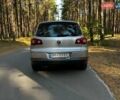 Серый Фольксваген Тигуан, объемом двигателя 2 л и пробегом 248 тыс. км за 9500 $, фото 3 на Automoto.ua