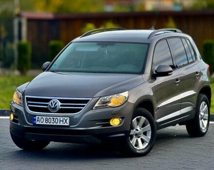 Сірий Фольксваген Тігуан, об'ємом двигуна 2 л та пробігом 226 тис. км за 12200 $, фото 1 на Automoto.ua