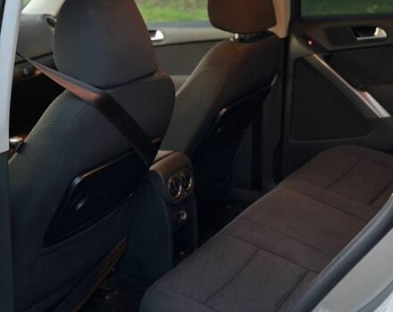 Серый Фольксваген Тигуан, объемом двигателя 2 л и пробегом 260 тыс. км за 5900 $, фото 8 на Automoto.ua