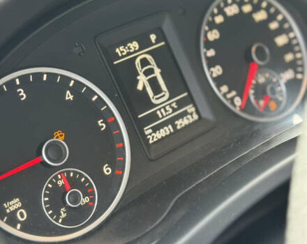 Сірий Фольксваген Тігуан, об'ємом двигуна 2 л та пробігом 226 тис. км за 12200 $, фото 49 на Automoto.ua