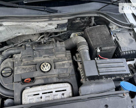 Серый Фольксваген Тигуан, объемом двигателя 1.39 л и пробегом 160 тыс. км за 12000 $, фото 3 на Automoto.ua