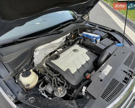 Сірий Фольксваген Тігуан, об'ємом двигуна 2 л та пробігом 226 тис. км за 12200 $, фото 57 на Automoto.ua