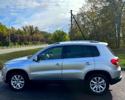 Сірий Фольксваген Тігуан, об'ємом двигуна 2 л та пробігом 232 тис. км за 9700 $, фото 3 на Automoto.ua