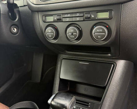 Серый Фольксваген Тигуан, объемом двигателя 2 л и пробегом 194 тыс. км за 10500 $, фото 3 на Automoto.ua