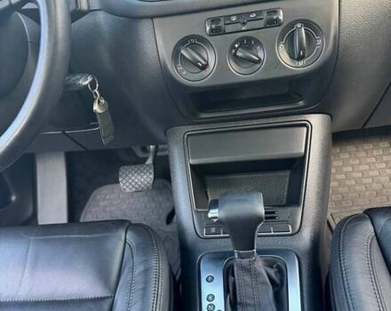 Сірий Фольксваген Тігуан, об'ємом двигуна 2 л та пробігом 233 тис. км за 9500 $, фото 10 на Automoto.ua