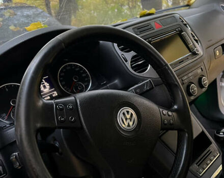 Сірий Фольксваген Тігуан, об'ємом двигуна 2 л та пробігом 315 тис. км за 8900 $, фото 16 на Automoto.ua