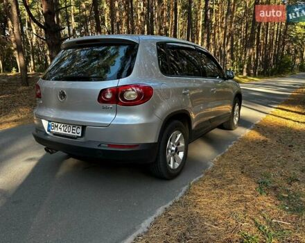 Серый Фольксваген Тигуан, объемом двигателя 2 л и пробегом 248 тыс. км за 9500 $, фото 2 на Automoto.ua