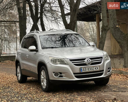 Серый Фольксваген Тигуан, объемом двигателя 1.97 л и пробегом 315 тыс. км за 8999 $, фото 1 на Automoto.ua