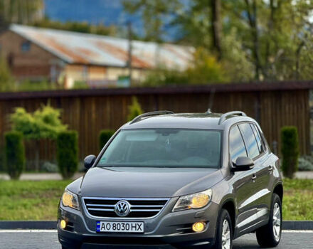 Сірий Фольксваген Тігуан, об'ємом двигуна 2 л та пробігом 226 тис. км за 12200 $, фото 6 на Automoto.ua