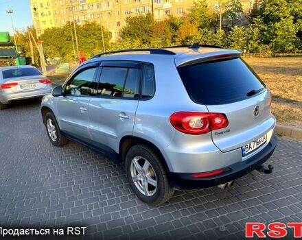 Серый Фольксваген Тигуан, объемом двигателя 2 л и пробегом 185 тыс. км за 9200 $, фото 3 на Automoto.ua