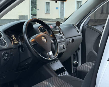 Серый Фольксваген Тигуан, объемом двигателя 1.4 л и пробегом 165 тыс. км за 9700 $, фото 29 на Automoto.ua