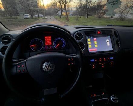 Серый Фольксваген Тигуан, объемом двигателя 2 л и пробегом 260 тыс. км за 5900 $, фото 12 на Automoto.ua