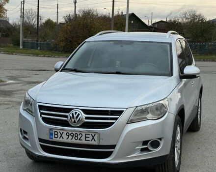 Серый Фольксваген Тигуан, объемом двигателя 1.4 л и пробегом 165 тыс. км за 9700 $, фото 2 на Automoto.ua
