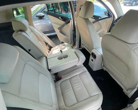 Серый Фольксваген Тигуан, объемом двигателя 2 л и пробегом 155 тыс. км за 10500 $, фото 13 на Automoto.ua