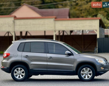 Сірий Фольксваген Тігуан, об'ємом двигуна 2 л та пробігом 226 тис. км за 12200 $, фото 14 на Automoto.ua