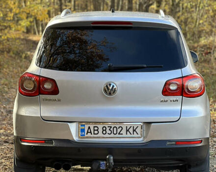 Сірий Фольксваген Тігуан, об'ємом двигуна 2 л та пробігом 315 тис. км за 8900 $, фото 4 на Automoto.ua