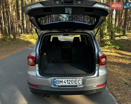 Серый Фольксваген Тигуан, объемом двигателя 2 л и пробегом 248 тыс. км за 9500 $, фото 4 на Automoto.ua