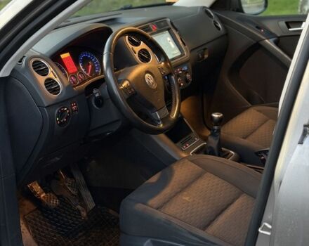 Серый Фольксваген Тигуан, объемом двигателя 2 л и пробегом 260 тыс. км за 5900 $, фото 7 на Automoto.ua