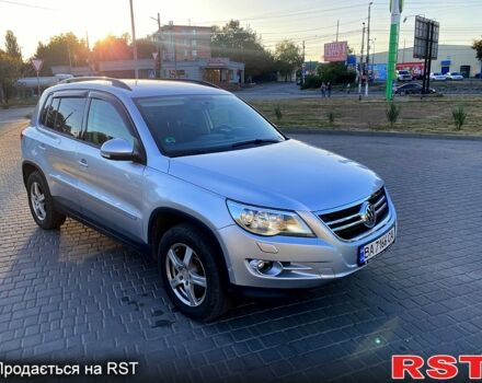 Серый Фольксваген Тигуан, объемом двигателя 2 л и пробегом 185 тыс. км за 9200 $, фото 2 на Automoto.ua