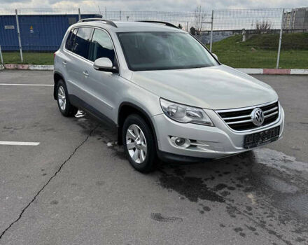 Серый Фольксваген Тигуан, объемом двигателя 2 л и пробегом 194 тыс. км за 10500 $, фото 12 на Automoto.ua